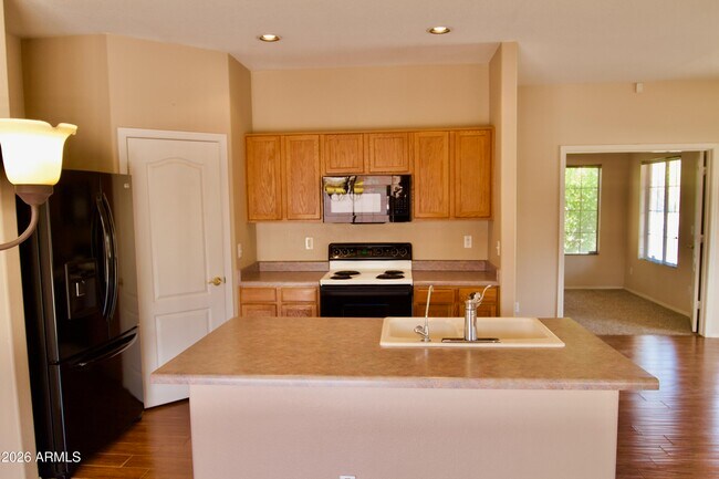 Building Photo - 6450 S Nash Way