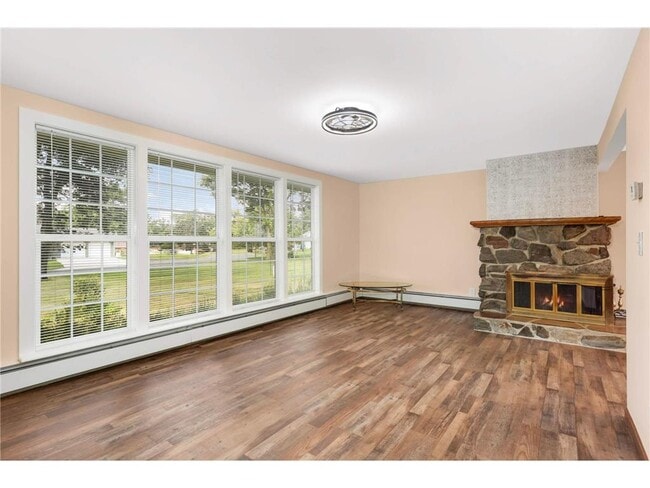 Building Photo - 1334 Hillcrest Dr NE