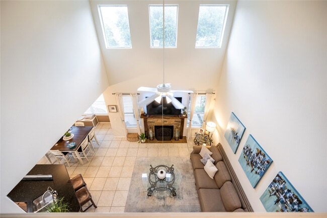 Building Photo - 26318 Cedar Pine Dr