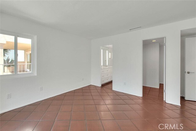 Building Photo - 310 Bayview Dr