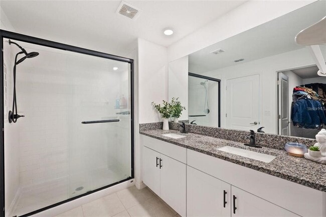 Building Photo - 5517 Blue Azure Dr