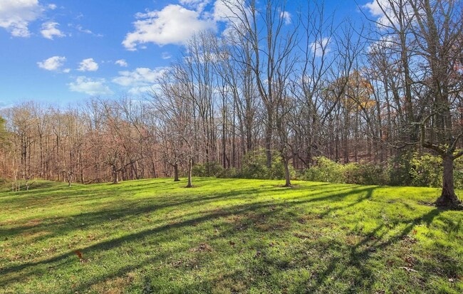 Building Photo - Fabulous 3BR/3.5BA Potomac Townhome, in In...