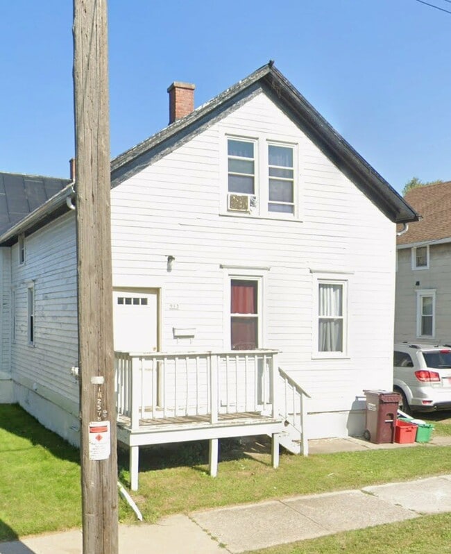 Building Photo - 913 S 19th St