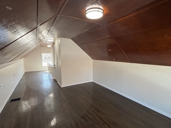 Building Photo - 354 Taney St