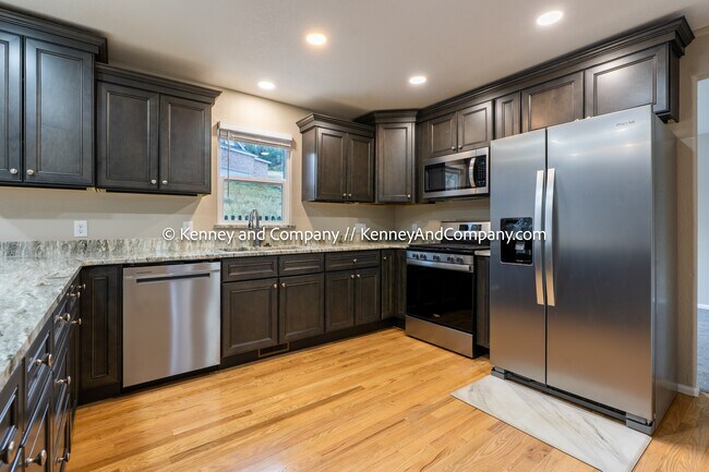 Building Photo - 1672 Smoke Ridge Dr