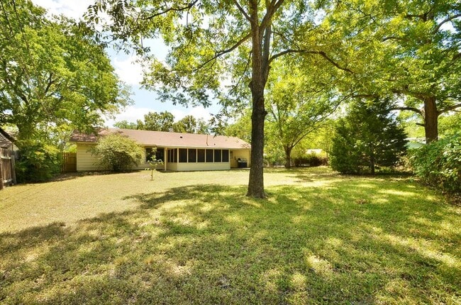 Building Photo - 8432 Bangor Bend