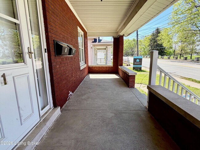 Building Photo - 2733 Preston Hwy