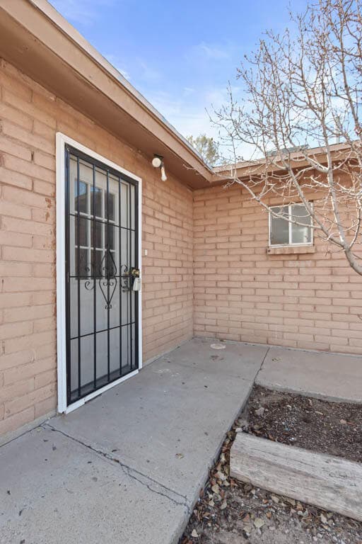 Building Photo - 1260 Las Pompas Rd