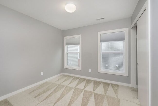 Building Photo - Lovely 3 Bedroom 2.5 Bath Townhome Steps From The Monon!