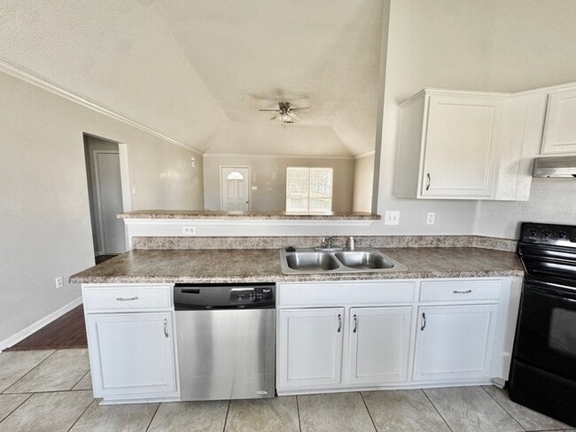 Building Photo - 55 Oak Ridge Cove