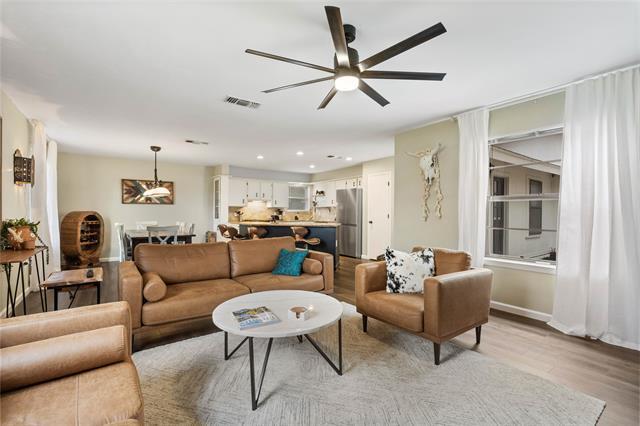 Building Photo - 301 Granada Calle St