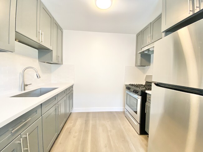 Primary Photo - 515 S St Andrews Pl Los Angeles, CA 90020