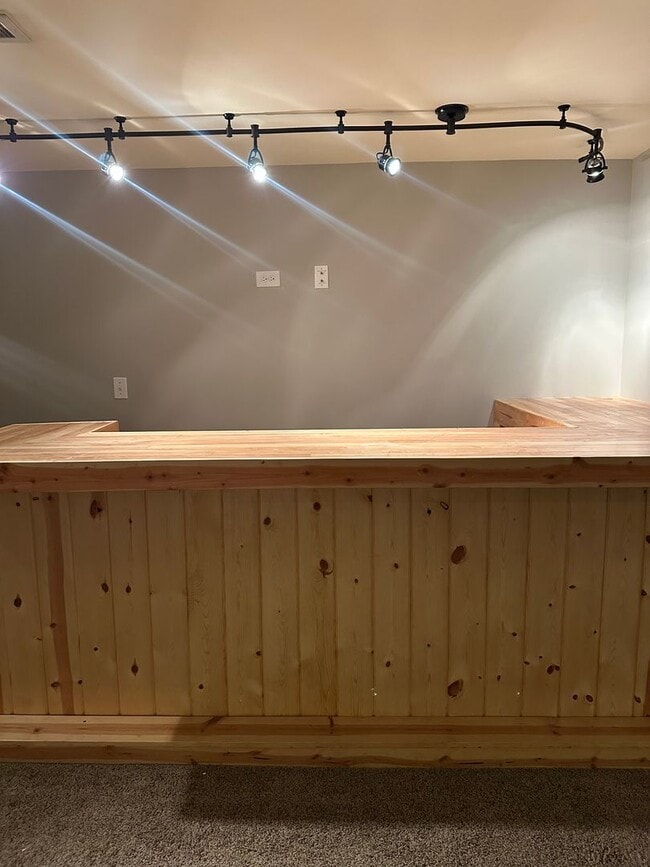 Building Photo - Move-In Ready 3Br 2Ba