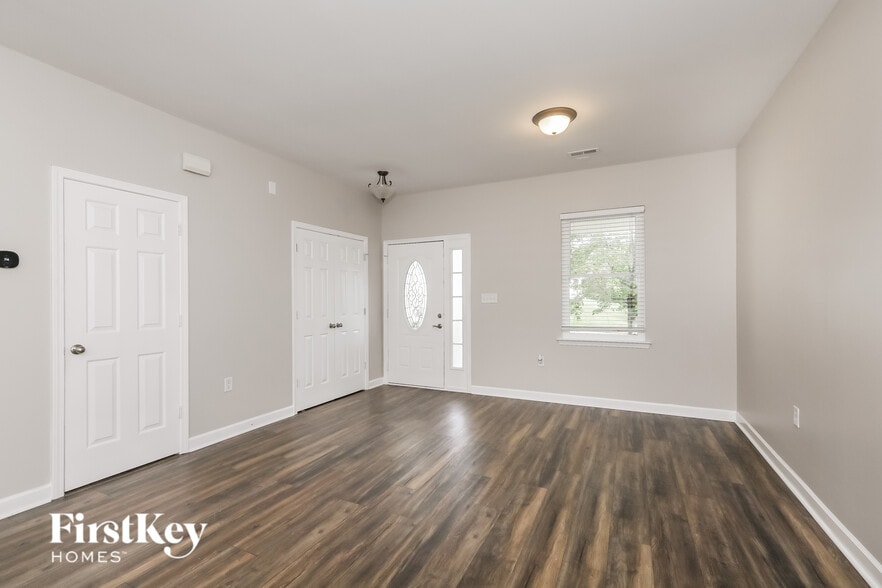 Building Photo - 4107 High Shoals Dr