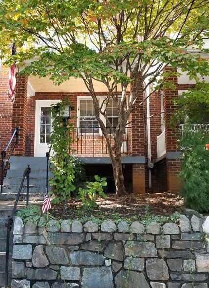 Front porch - 2226 Observatory Plz NW