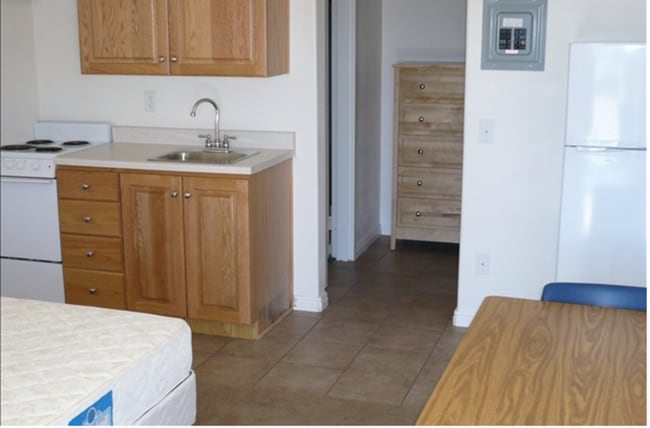 Building Photo - 1675 S State St