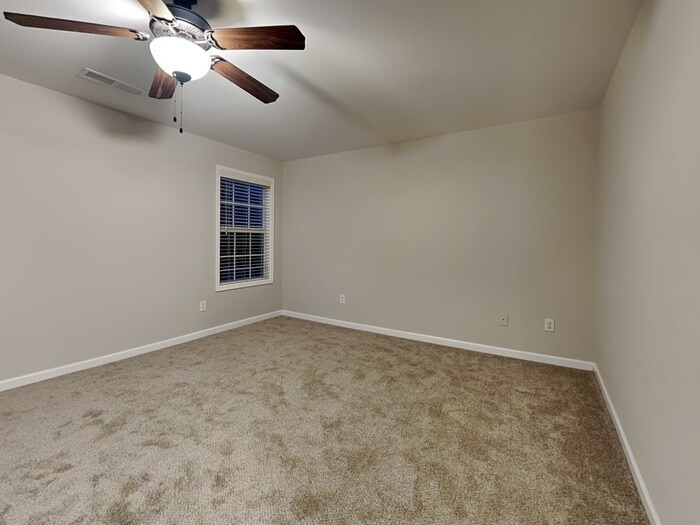 Building Photo - 2551 Freemont St