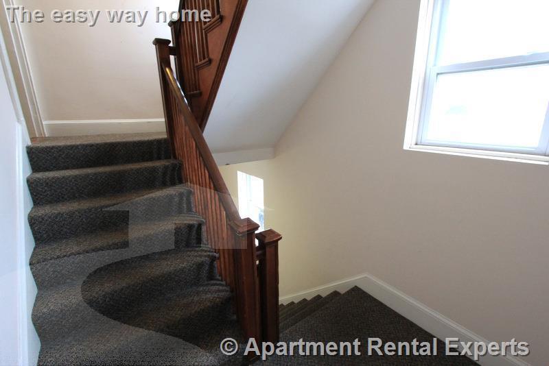 Building Photo - 402 Highland Ave