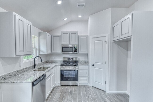 Building Photo - 932 Varenna Ct