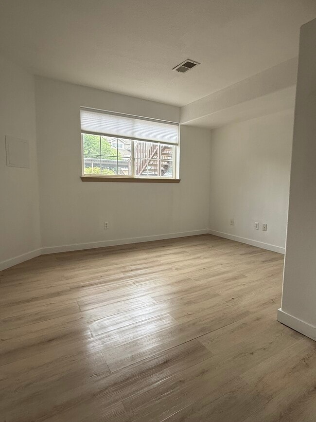 Building Photo - 1885 S Quebec Way