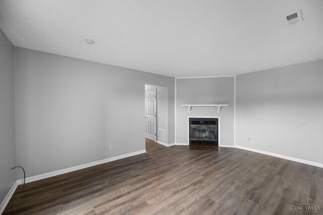 Building Photo - 5087 Tri County View Dr