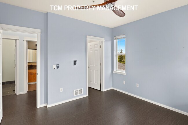 Building Photo - 15026 40th Pl W