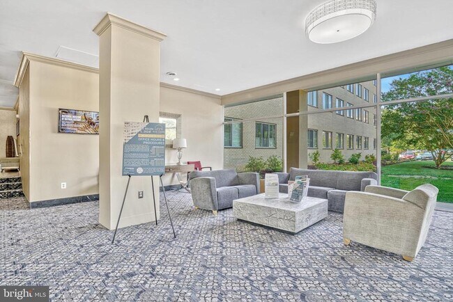 Building Photo - 6621 Wakefield Dr