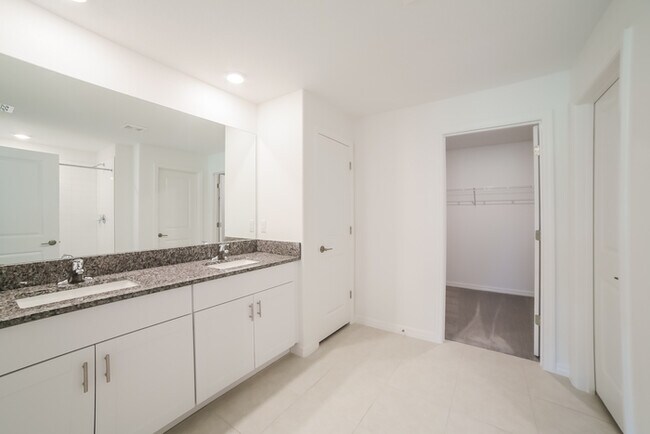 Building Photo - 4124 84th Ct E