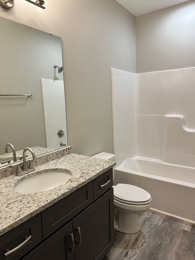 Building Photo - 2760 Cedrus Ave