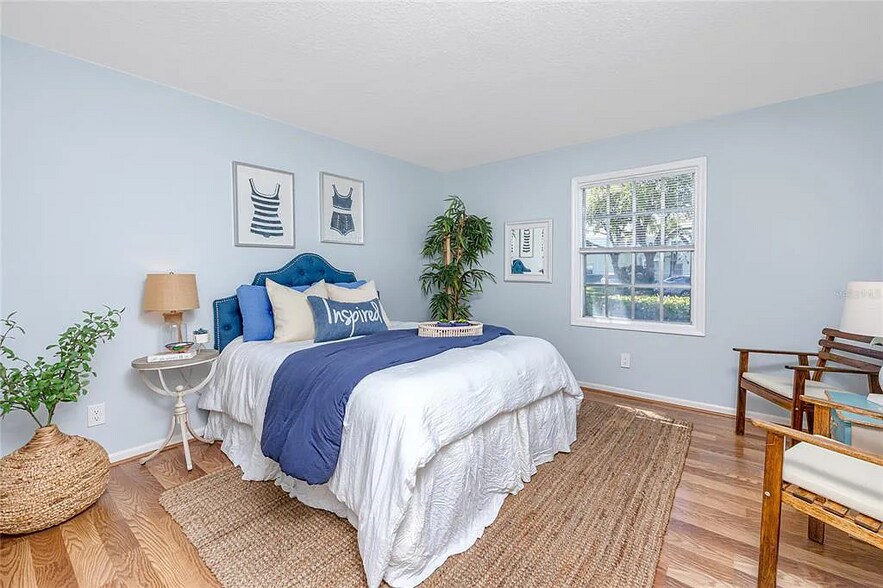 Building Photo - 5231 Beach Dr SE