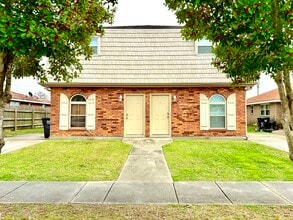 Building Photo - 3561 Kings Dr