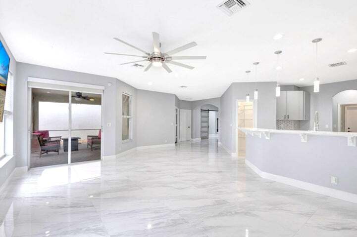 Building Photo - 6463 Paradise Cv