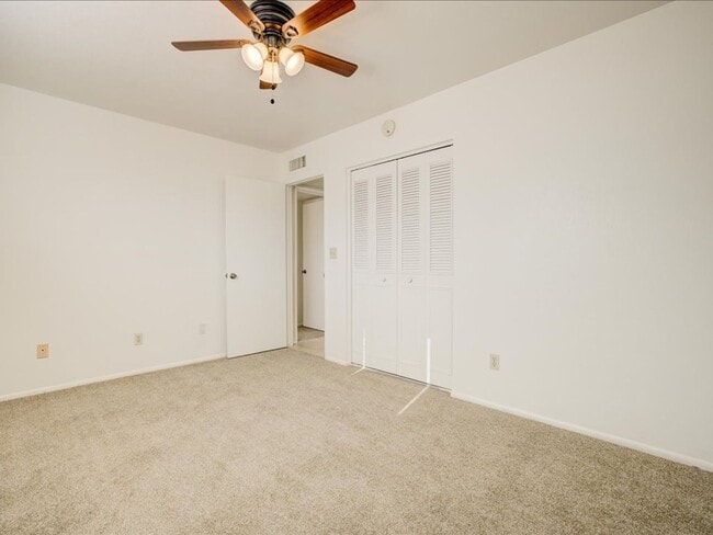 Building Photo - EASTSIDE LOCATION!!!