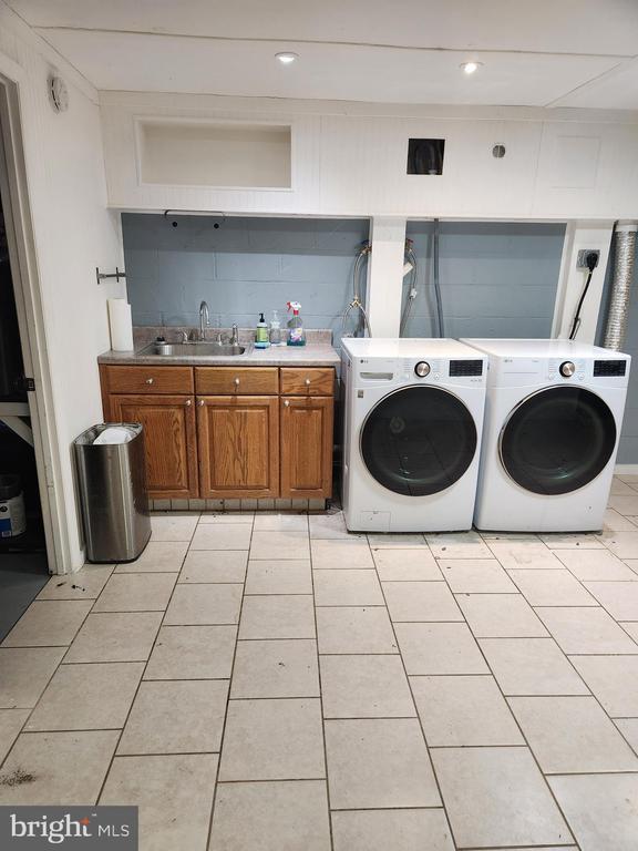 Building Photo - 501 S Seminary St