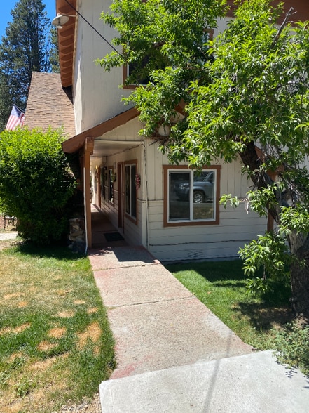 Building Photo - 4005 Cedar Ave