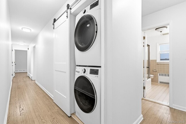 Building Photo - 222 Park Ave E