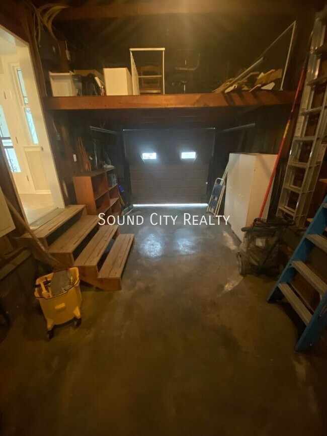 Building Photo - 265 Sunrise Ave