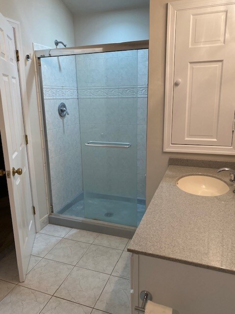 Main bath - Shower - 29 W Wissahickon Ave