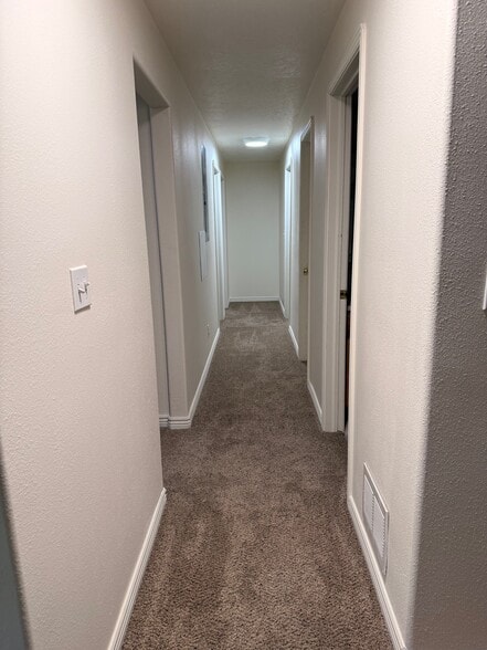 Building Photo - 2086 E 1480 S