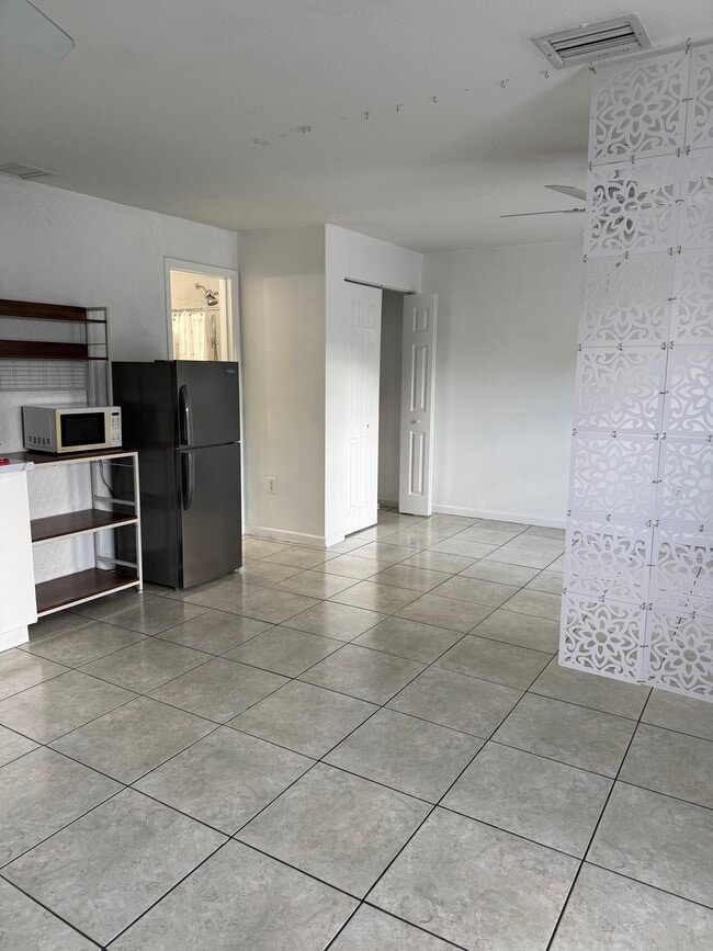 Building Photo - 7805 SW 129th Ct