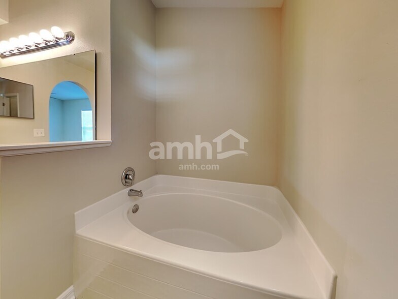 Building Photo - 1830 Asgard Ct