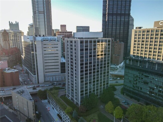Building Photo - 112 Washington Pl
