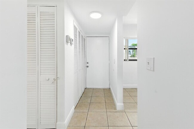 Building Photo - 141 NW 93rd Ave