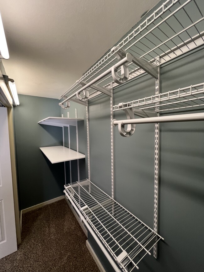 Building Photo - 2-12 Yvonne St