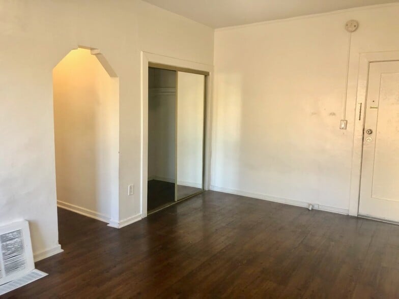 Building Photo - 631 Coronado Ter