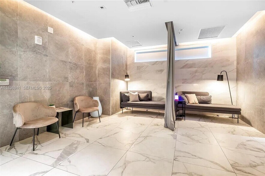 Building Photo - 90 SW 3rd St