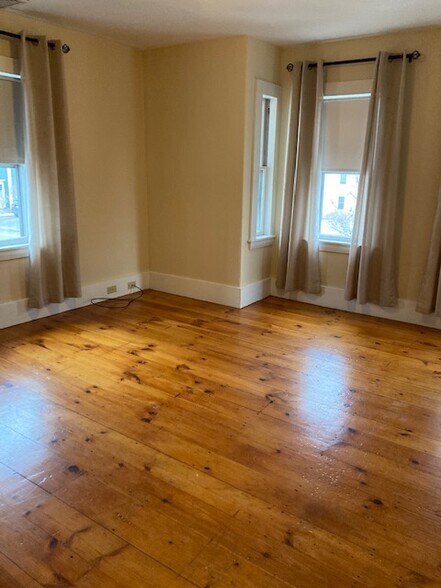 Livingroom - 283 South St