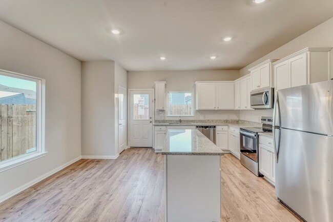 Building Photo - 8204 Burnt Orchid Dr