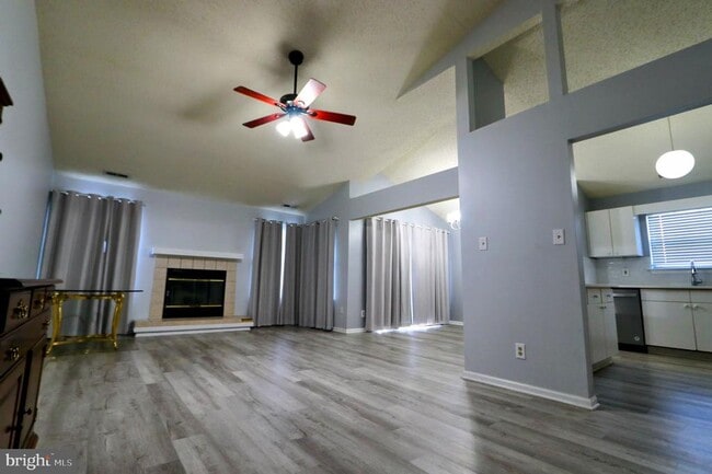 Building Photo - 505 Regency Pl