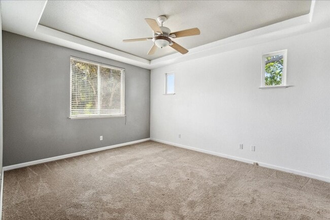 Building Photo - 57 Rossignol Cir